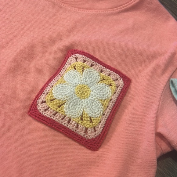 Girls size 8 cat and jack embroidered pocket boxy tshirt - Picture 3 of 3